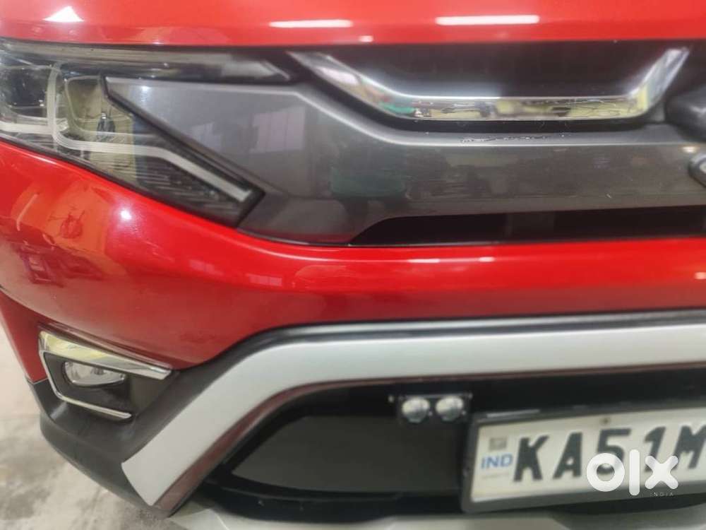 2023 Maruti Brezza 1.5 Zxi Dual Tone (red And Black)