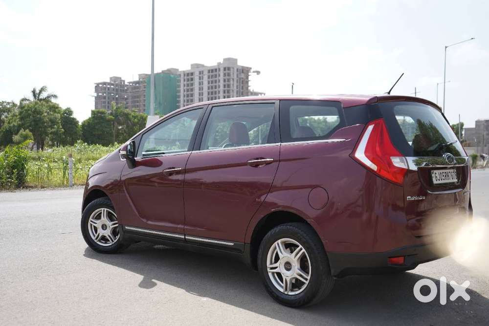 Mahindra Marazzo