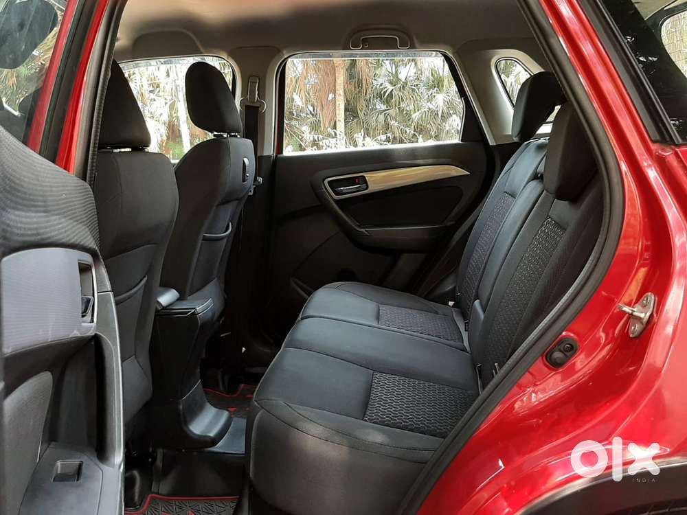 Maruti Suzuki Brezza 1.5 Zxi At Smart Hybrid Dual Tone, 2021, Petrol