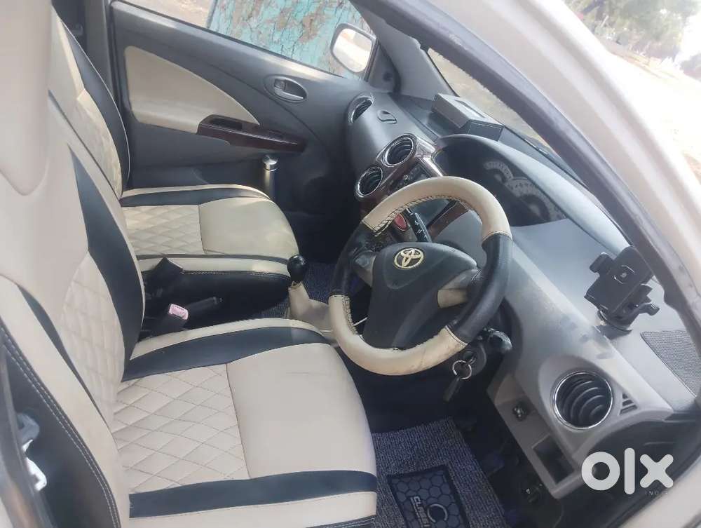 Toyota Etios 2011 Cng & Hybrids 158000 Km Driven