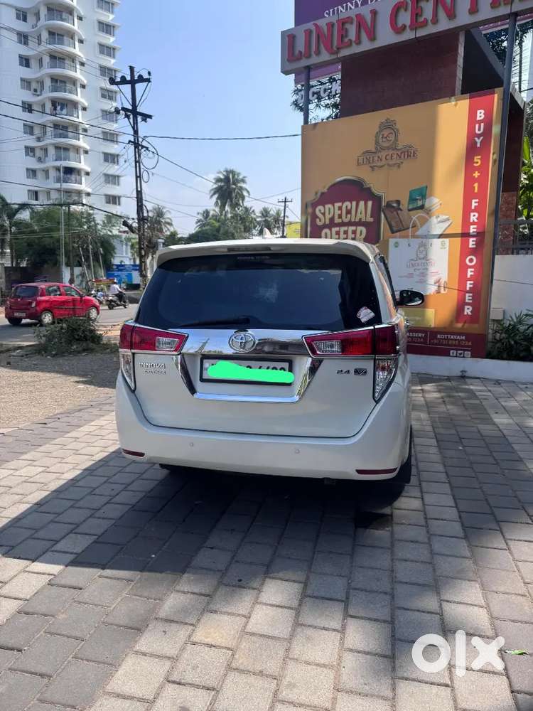 Toyota Innova Crysta 2018 Diesel 143000 Km Driven
