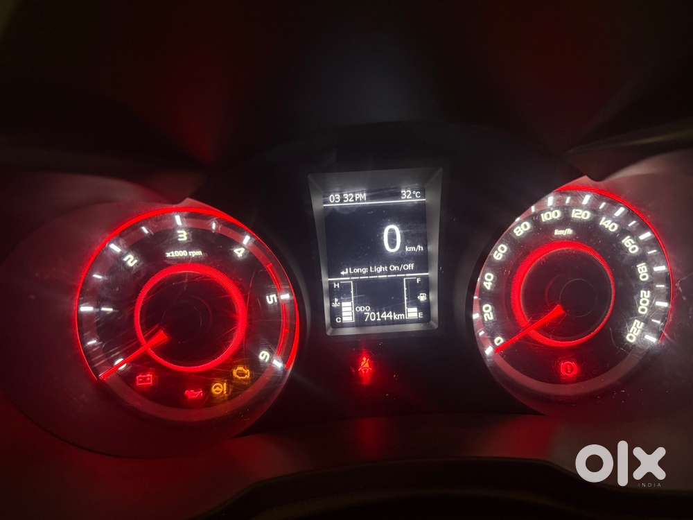 Mahindra Xuv 300 W8 (o)