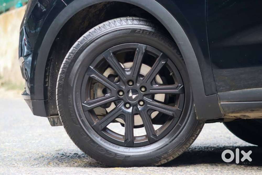 Mahindra Xuv700 2.2 Ax 7 Diesel At Str, 2024, Diesel