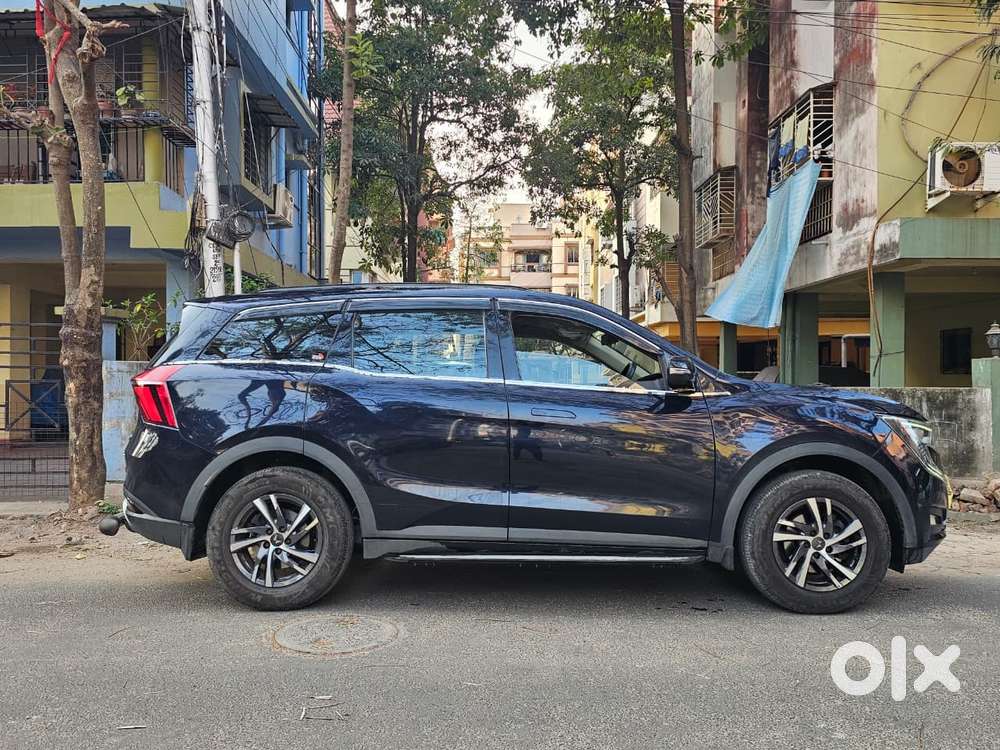 Mahindra Xuv700 2.0 Ax 5 Petrol Mt 7 Str, 2022, Petrol