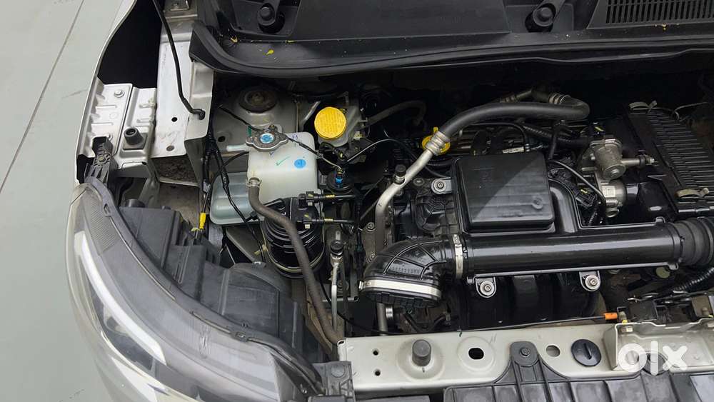 Renault Triber Rxt, 2022, Petrol