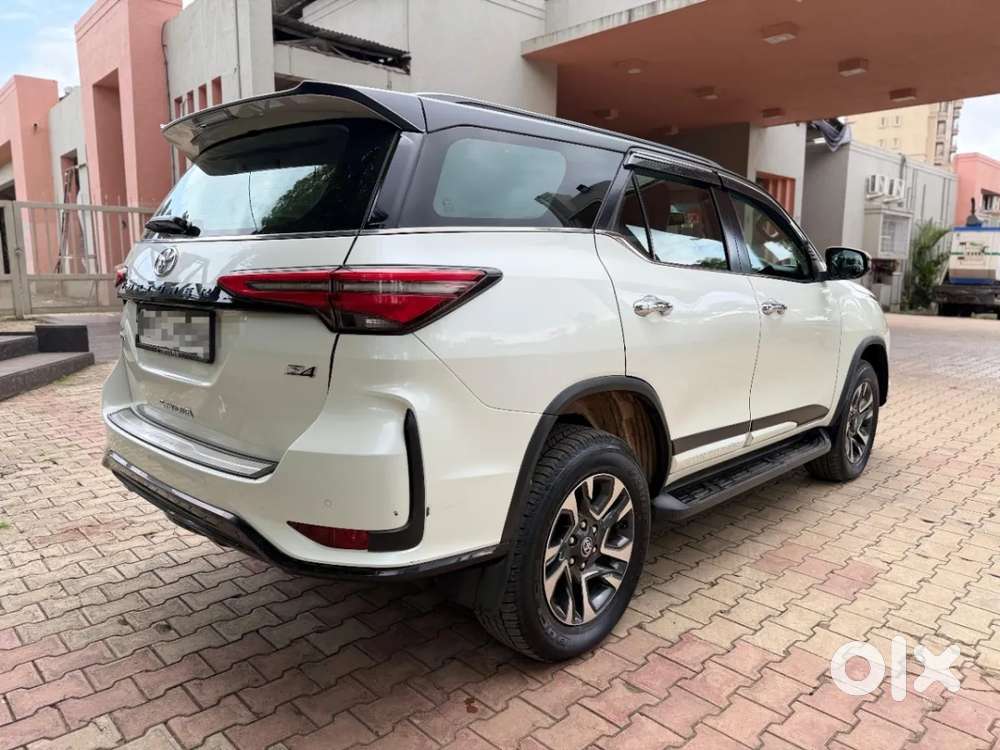 Toyota Fortuner Legender, 2022, Diesel