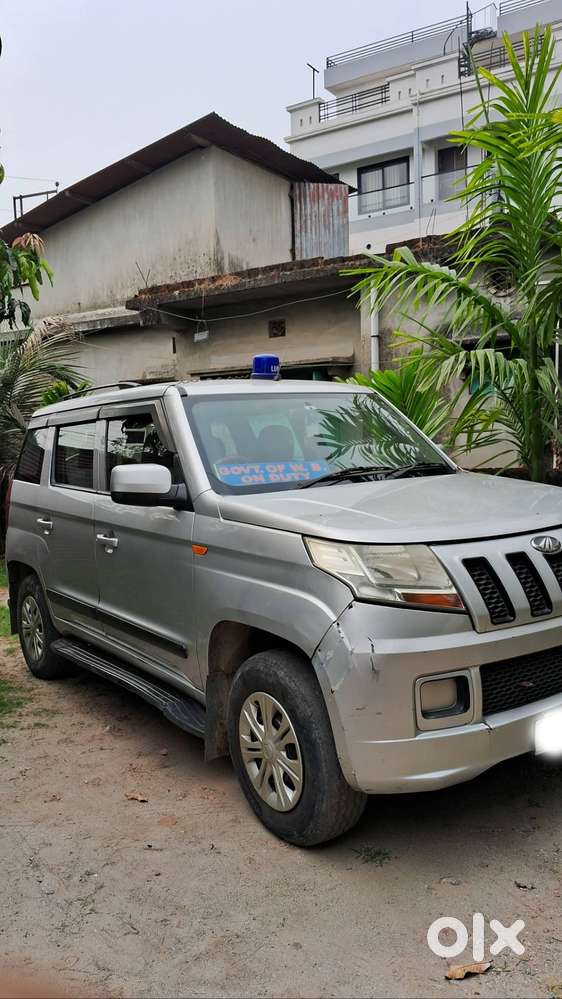 Mahindra Tuv 300 T4 2017