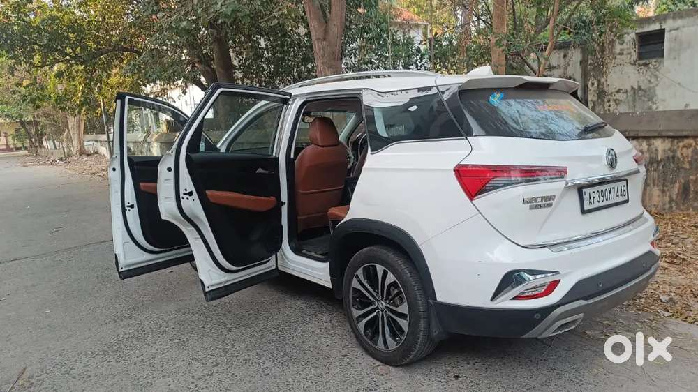 Mg Hector Plus 2022 Petrol 10000 Km Driven