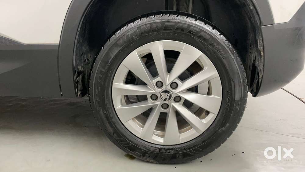 Skoda Kylaq Signature Plus At, 2025, Petrol