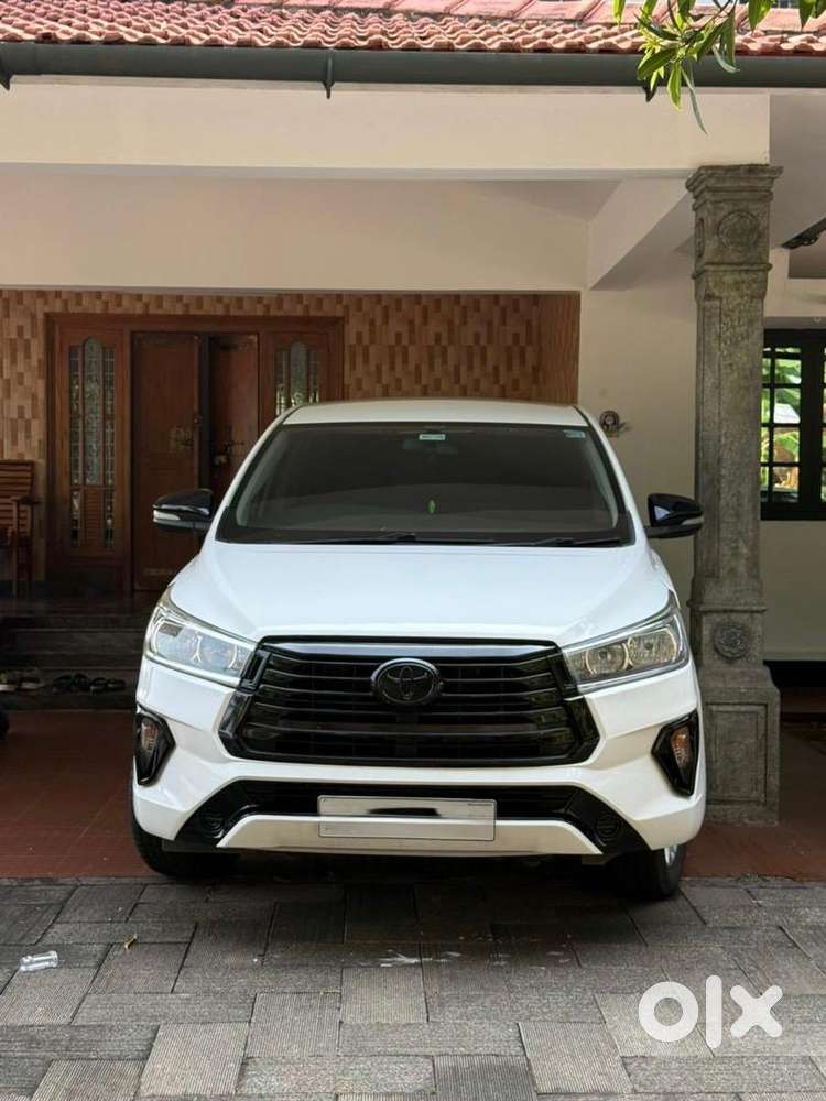 Toyota Innova Crysta 2016 Diesel 120000 Km Driven