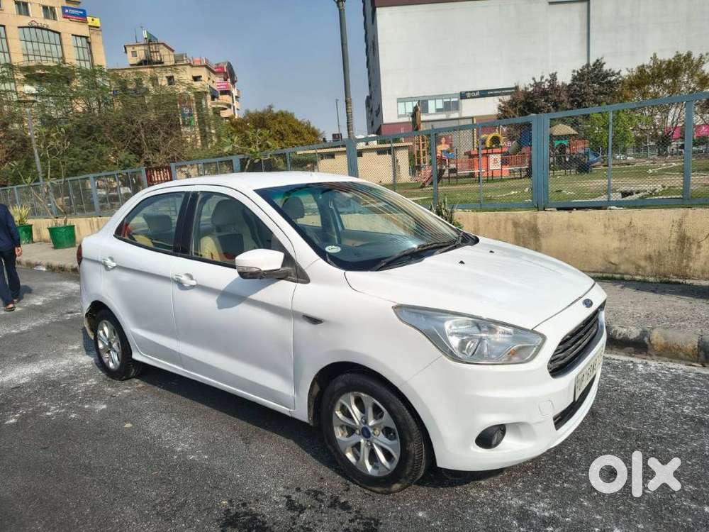 Ford Figo Aspire Titanium Blu, 2017, Petrol