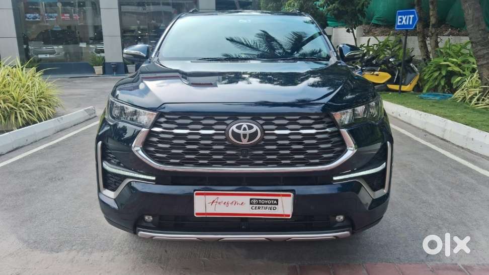 Toyota Innova Hycross 7s Option, 2025, Petrol