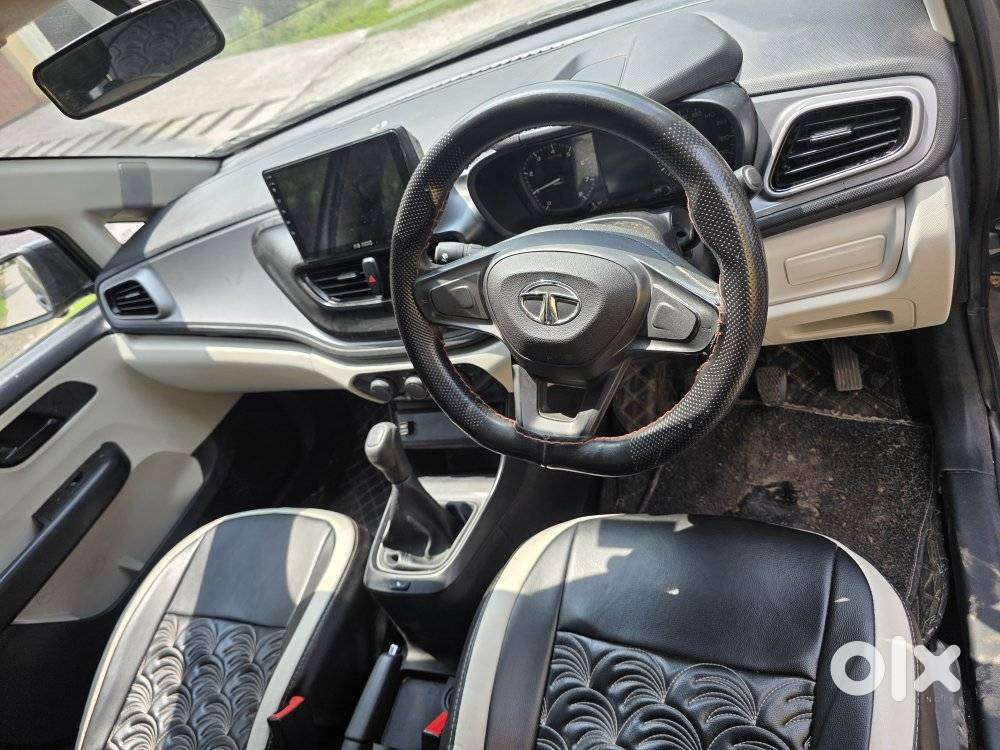 Tata Altroz 1.2 Xe, 2022, Petrol