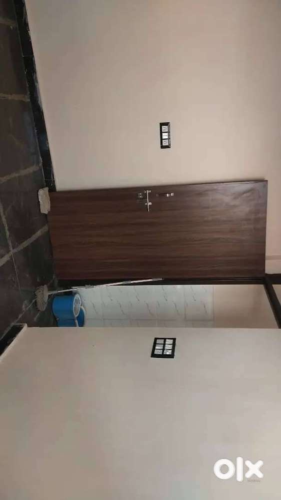 2 Bhk & 4 Bhk Floors Are Available Fr Rent