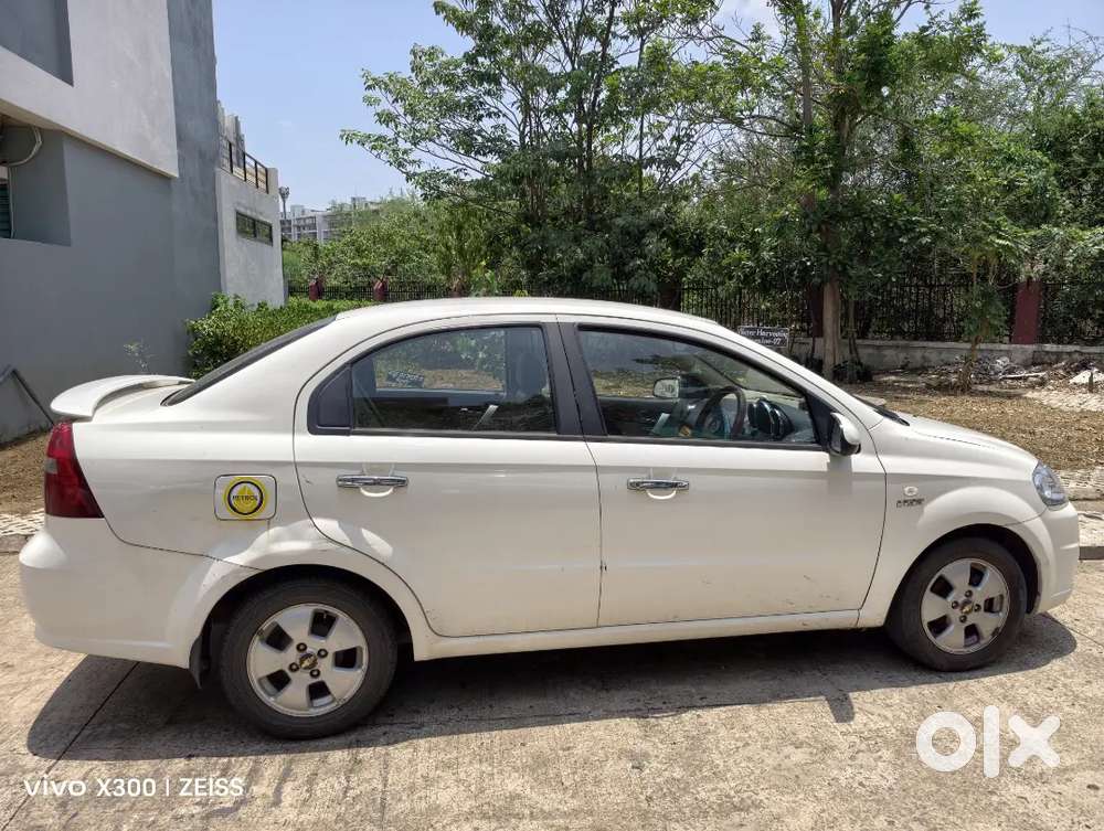 Chevrolet Aveo 2011 Petrol 52000 Km Driven