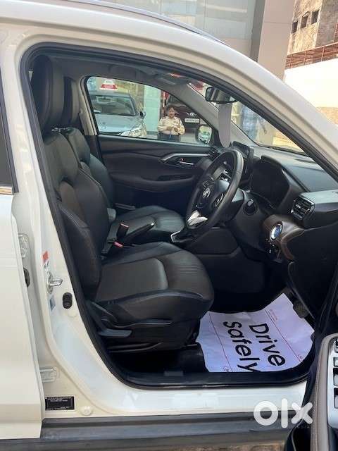 Toyota Urban Cruiser Hyryder 1.5 V Hybrid, 2024, Petrol