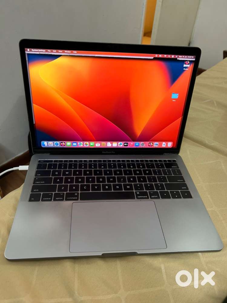 MacBook pro 13インチ 2017 メモリ16GB 512GB