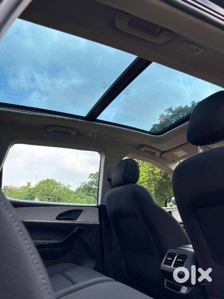 Mahindra Xuv700 2.2 Ax 5 Diesel Mt 7 Str, 2025, Diesel