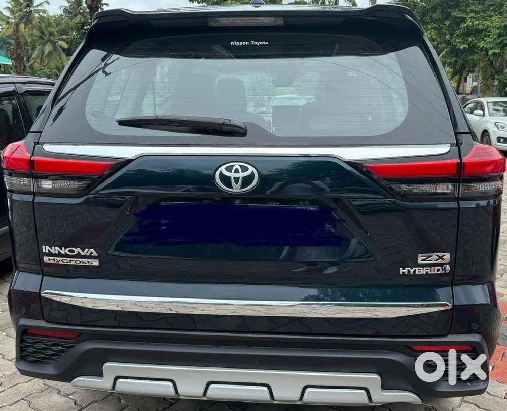 Toyota Innova Hycross 2.0 Zx (o) Hybrid 7 Str, 2023, Petrol