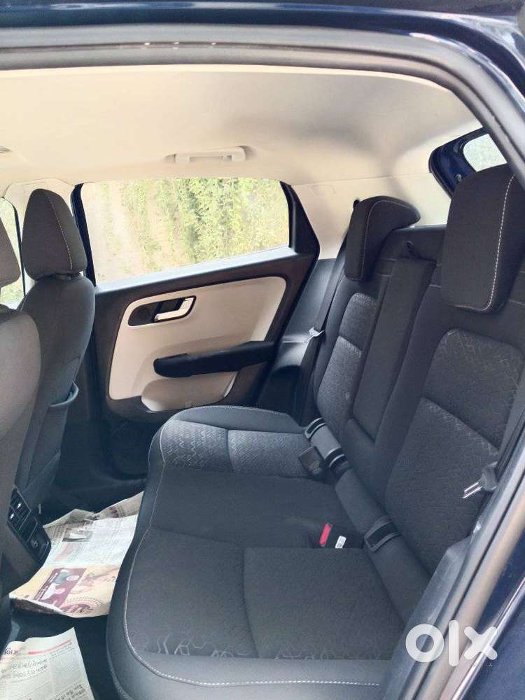 Tata Altroz 1.2 Xt Luxe Petrol, 2024, Petrol