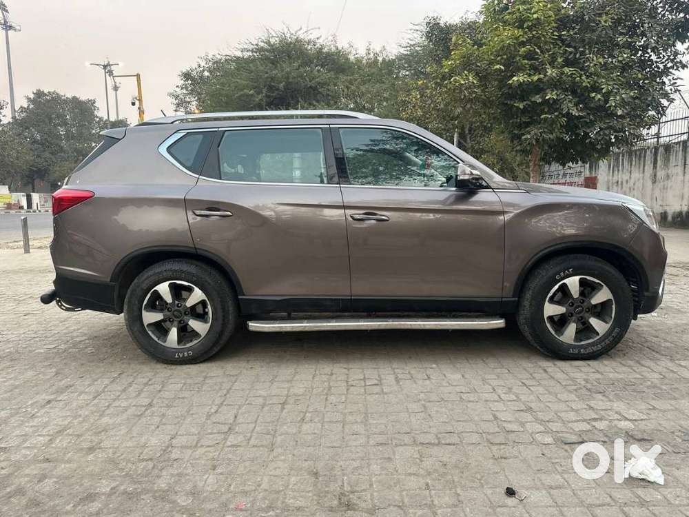 Mahindra Alturas G4 4x2 At, 2020, Diesel