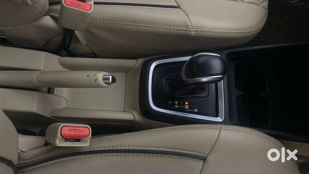 Maruti Suzuki Swift Dzire Amt Zxi, 2021, Petrol