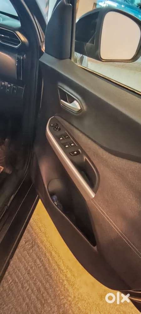 Nissan Magnite 1.0 Xv, 2022, Petrol