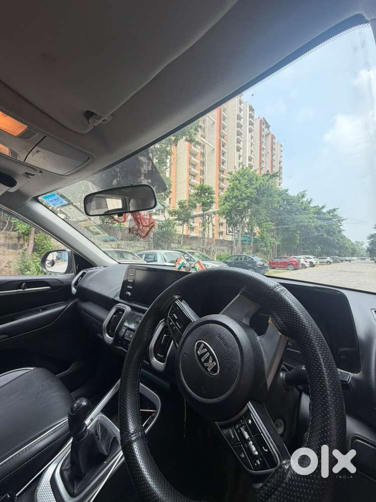 Kia Sonet Petrol 2020 With All Service Bills And Well Maintainedcar