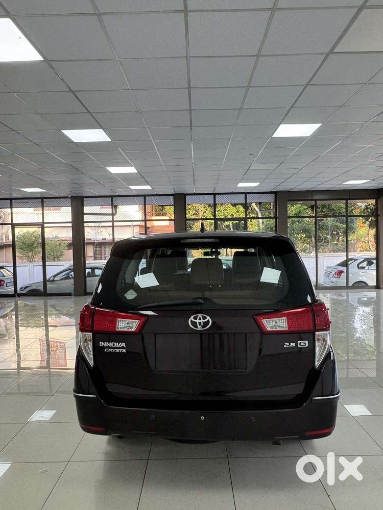 Toyota Innova Crysta 2.8 Gx At 8s, 2016, Petrol