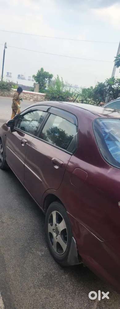 Honda City Zx 2006 Cng & Hybrids 100000 Km Driven