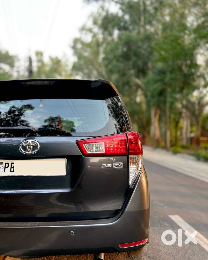 Toyota Innova Crysta 2.8 Zx At 7 Seater, 2017, Diesel