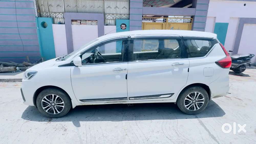 2025 Maruti Suzuki Ertiga Zxi+ At Shvs Top Model  Single Owner