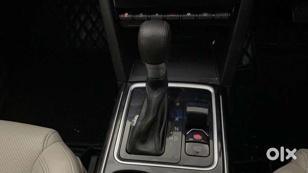 Mahindra Xuv700 2.0 Ax 7 Petrol At Luxury Pack Str, 2022, Petrol