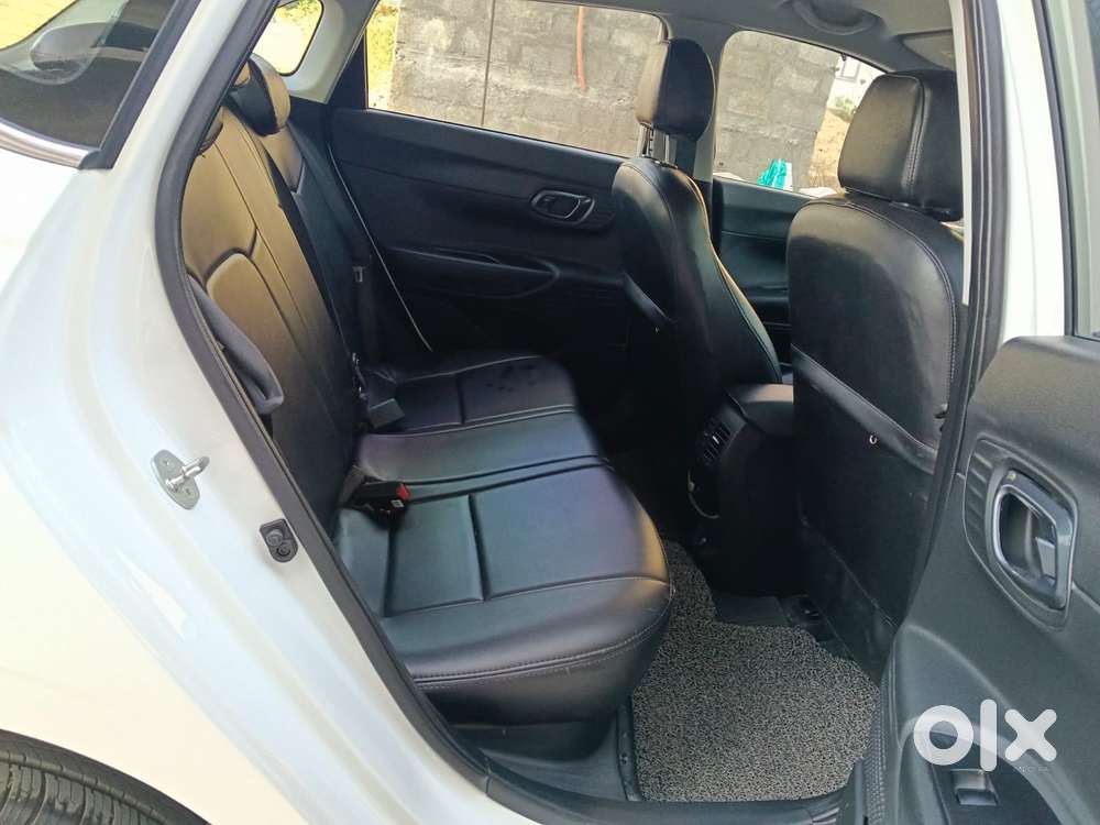 Hyundai I20 Sportz 1.2 Ivt, 2023, Petrol