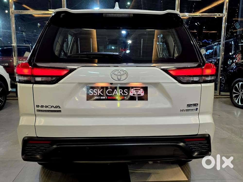 Toyota Innova Hycross 2.0 Zx Hybrid 7 Str, 2023, Petrol