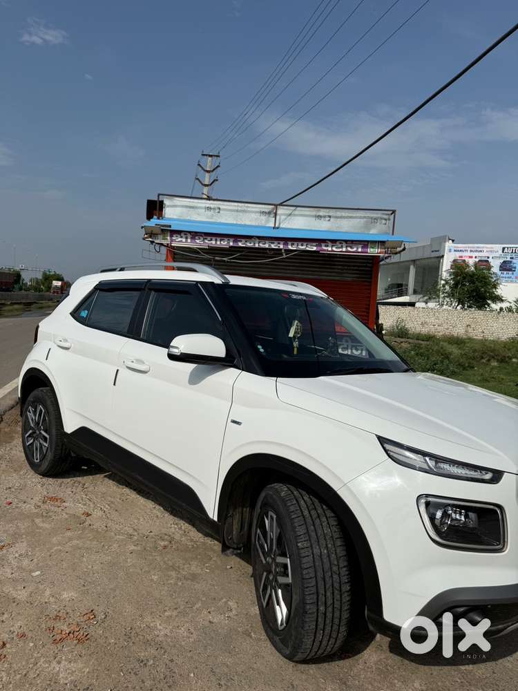 Hyundai Venue Petrol 2022