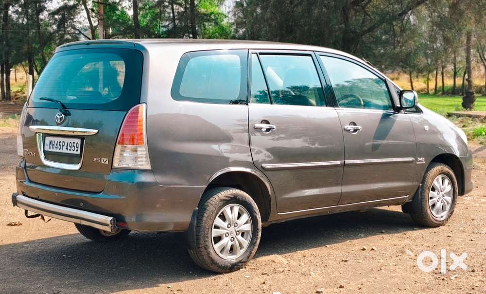Toyota Innova 2.5 Vx 8 Seater Bs Iv, 2012, Diesel