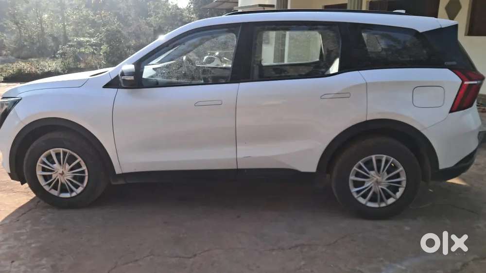 Mahindra Xuv700 2.2 Ax3 Diesel Automatic 5seater