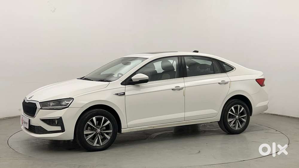 Skoda Slavia Style 1.0l Tsi At, 2023, Petrol