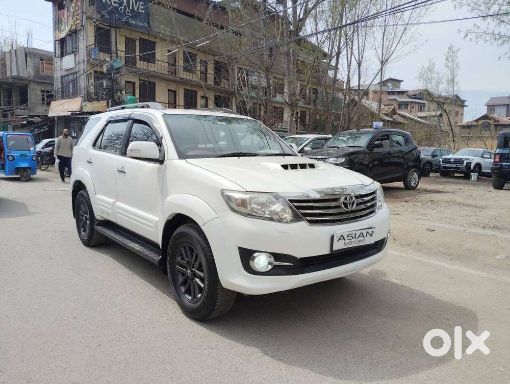 Toyota Fortuner 3.0 4x2 Automatic, 2016, Petrol
