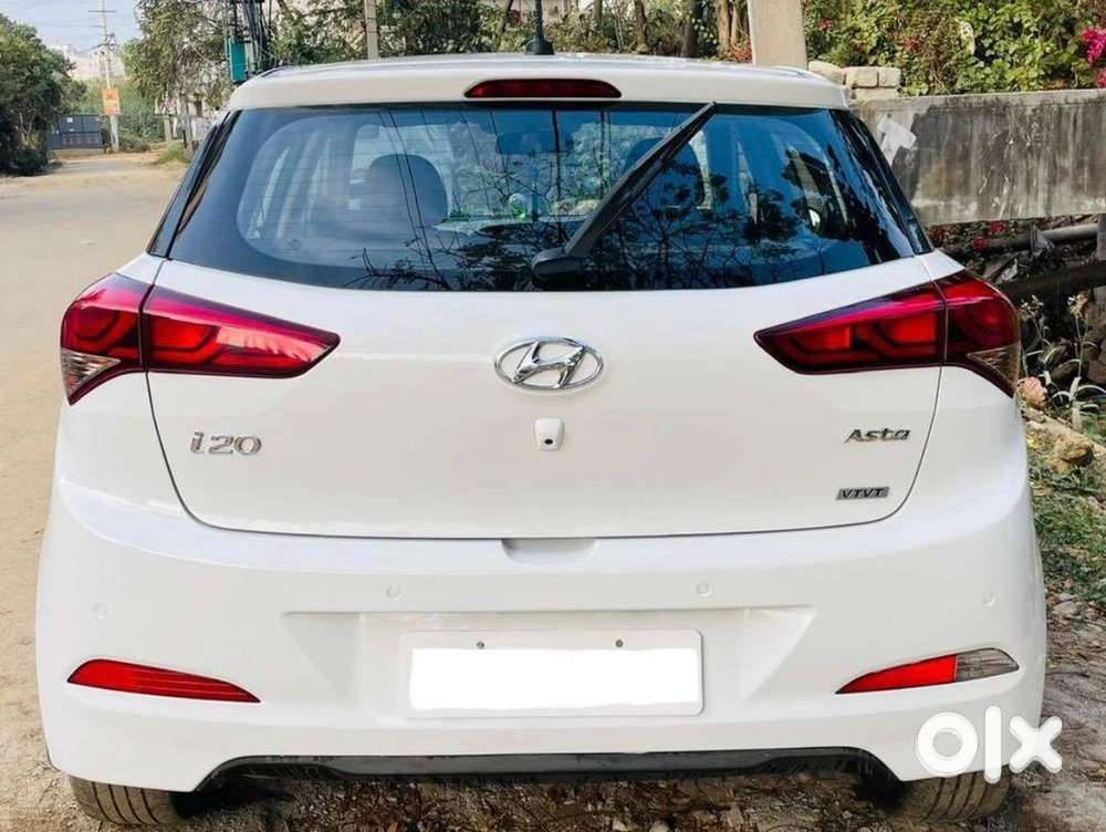 Hyundai I20 Asta O 1.2 Key Less Top Varient