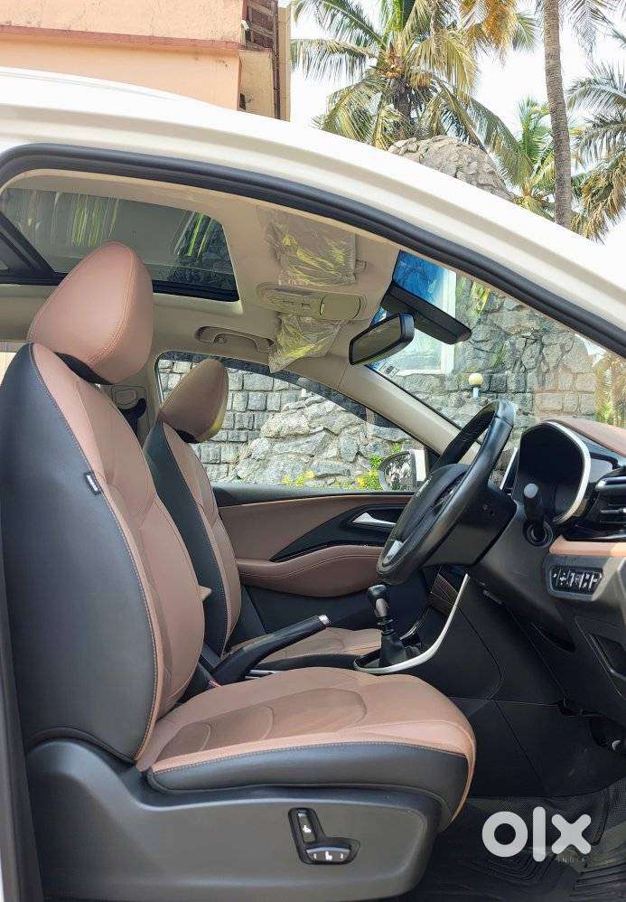 Mg Hector Plus Sharp Pro 2.0 Turbo Diesel 7 Str Dual Tone, 2023, Ele..