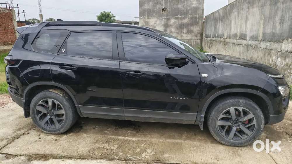 Tata Safari 2.0 Kryotec 2023 Red Dark Top Model Automatic