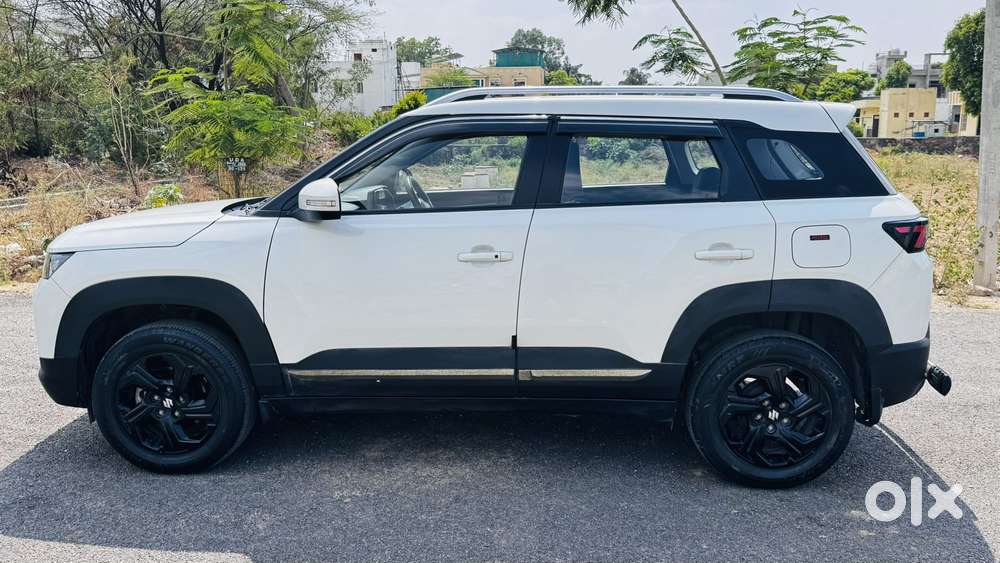 Maruti Suzuki Brezza 1.5 Zxi Smart Hybrid, 2022, Petrol