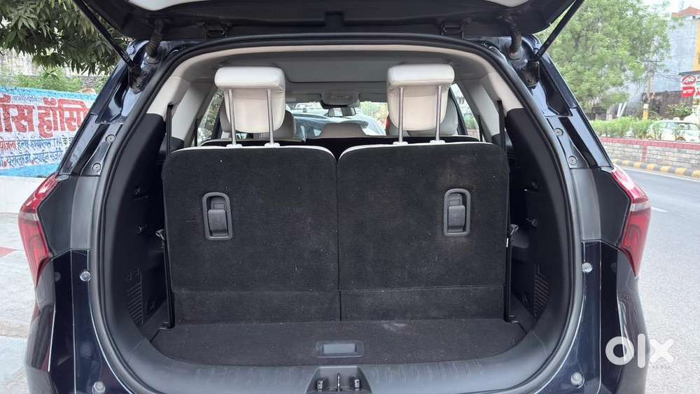 Mahindra Xuv700 2021 Petrol Well Maintained