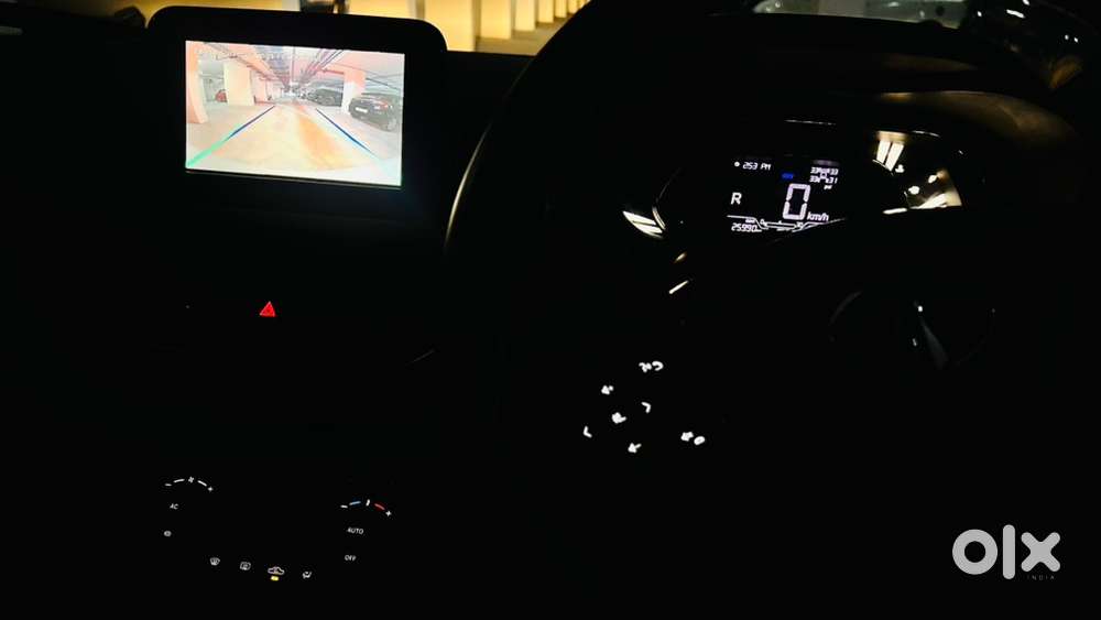 Tata Nexon Xz+s E20 | Excellent Mileage | 2.5 Yrs Old | Sunroof | 25k