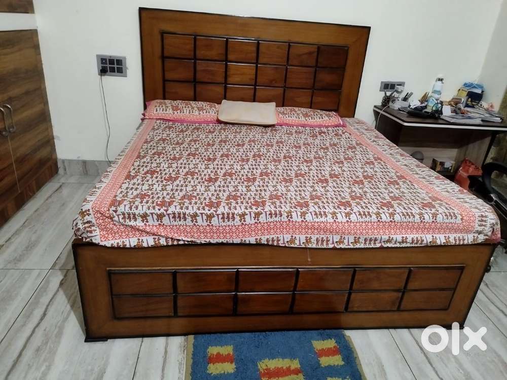 King size and queen size bed , with mattress
