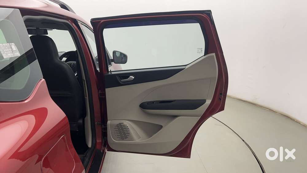 Renault Triber Rxz Easy-r Amt, 2020, Petrol
