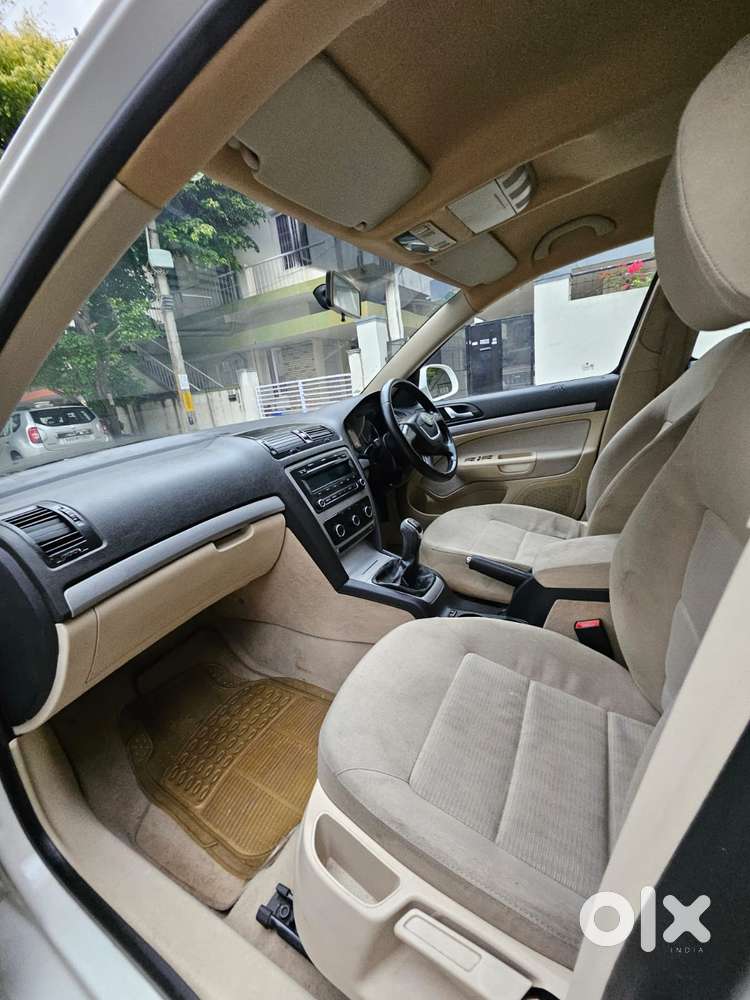 Skoda Laura 1.8 Tsi Ambiente, 2012, Petrol