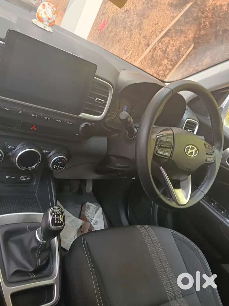 Hyundai Venue 2021 Diesel Well Maintained